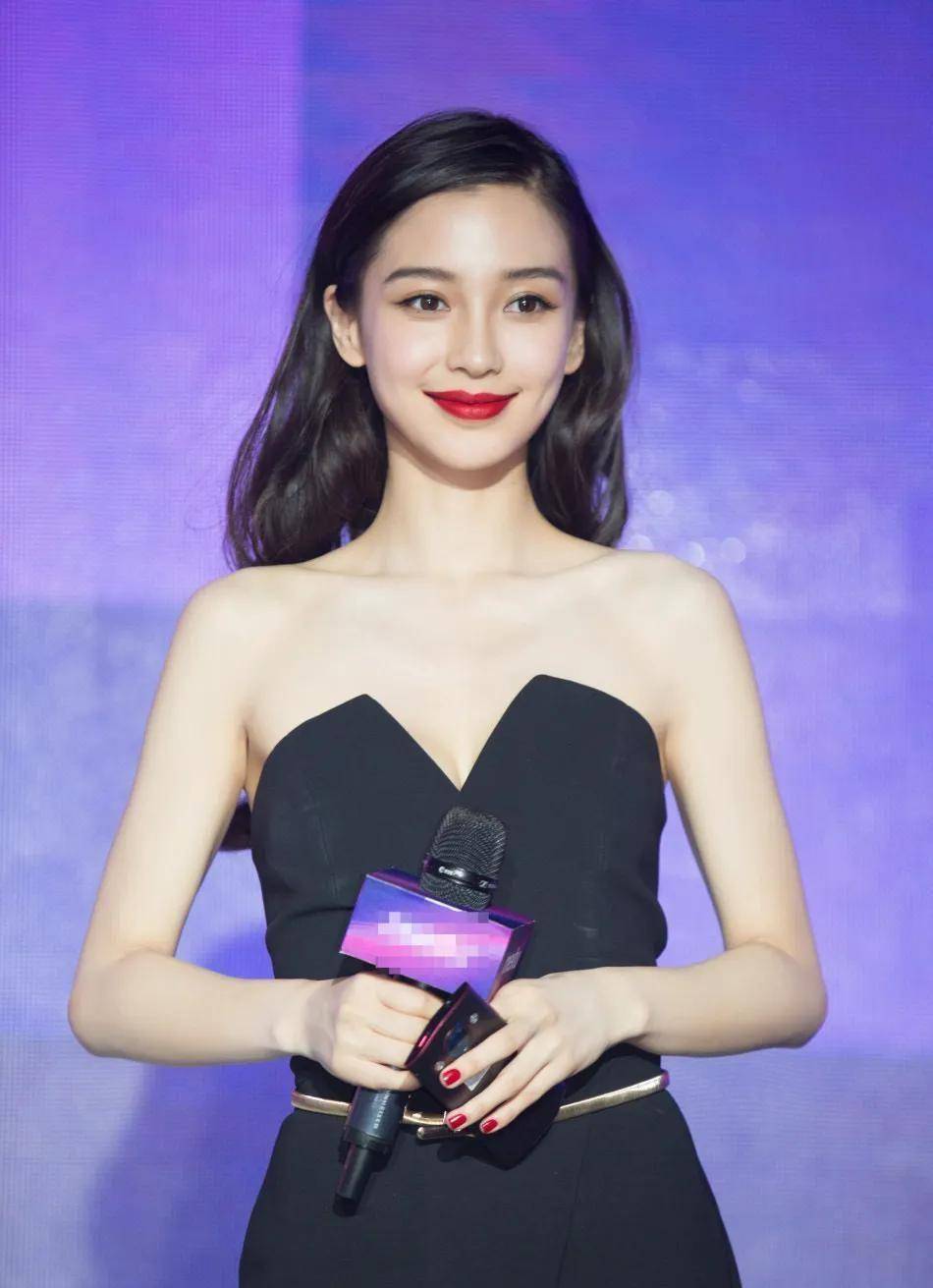 这些肩颈就是为礼服而生的吧!盘点有着绝美肩颈线条的女艺人_肩膀_直