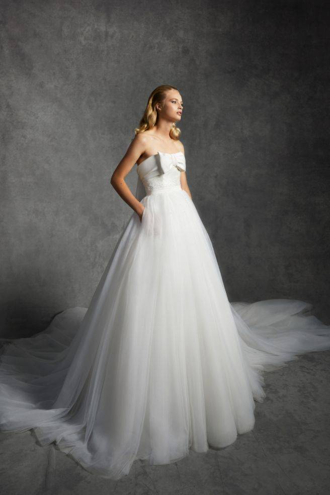 雕塑般的立体美感, viktor&rolf 2023 秋冬婚纱系列再次美到心坎底