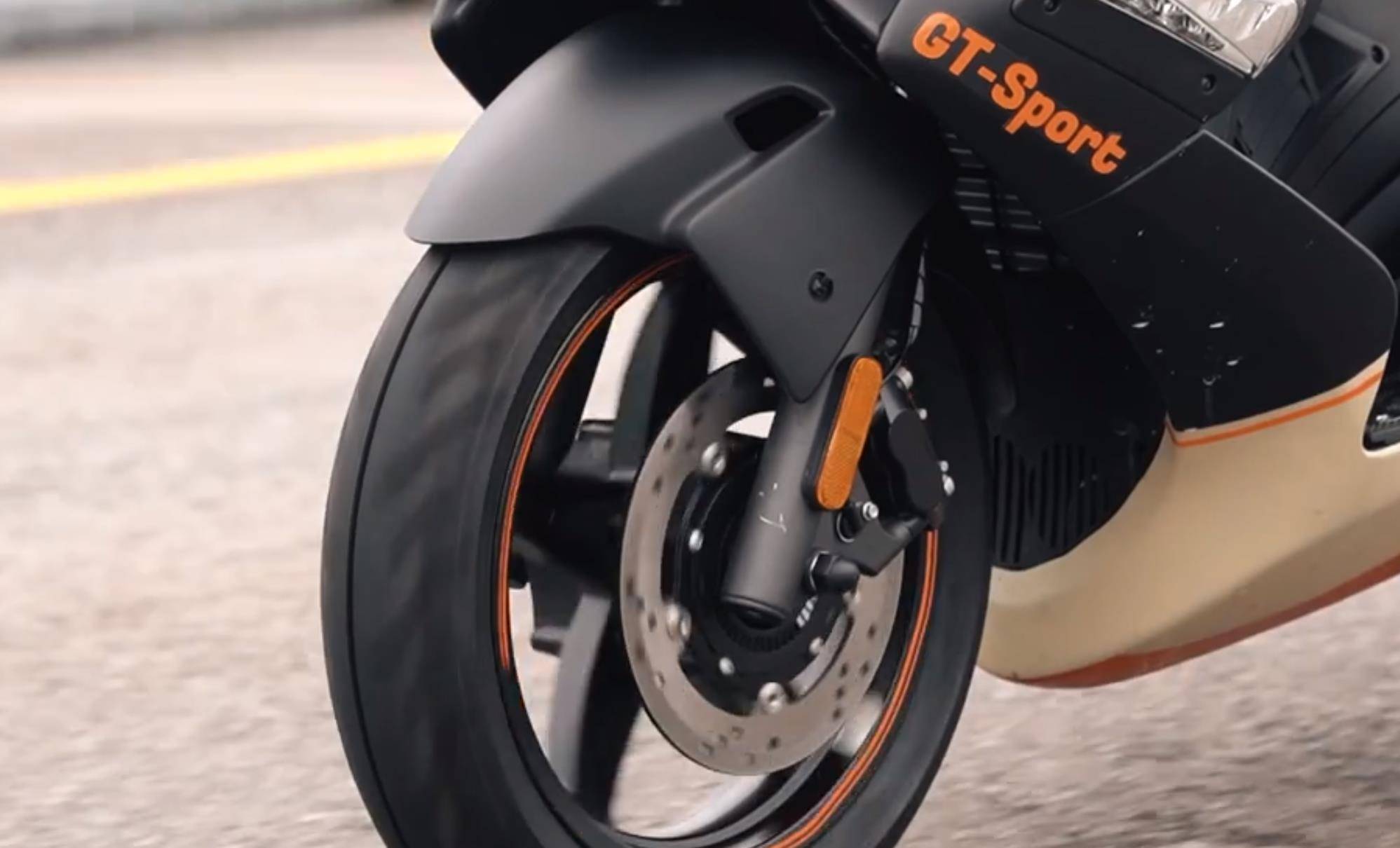 29800元!阿普利亚sr max 250gt新款上市