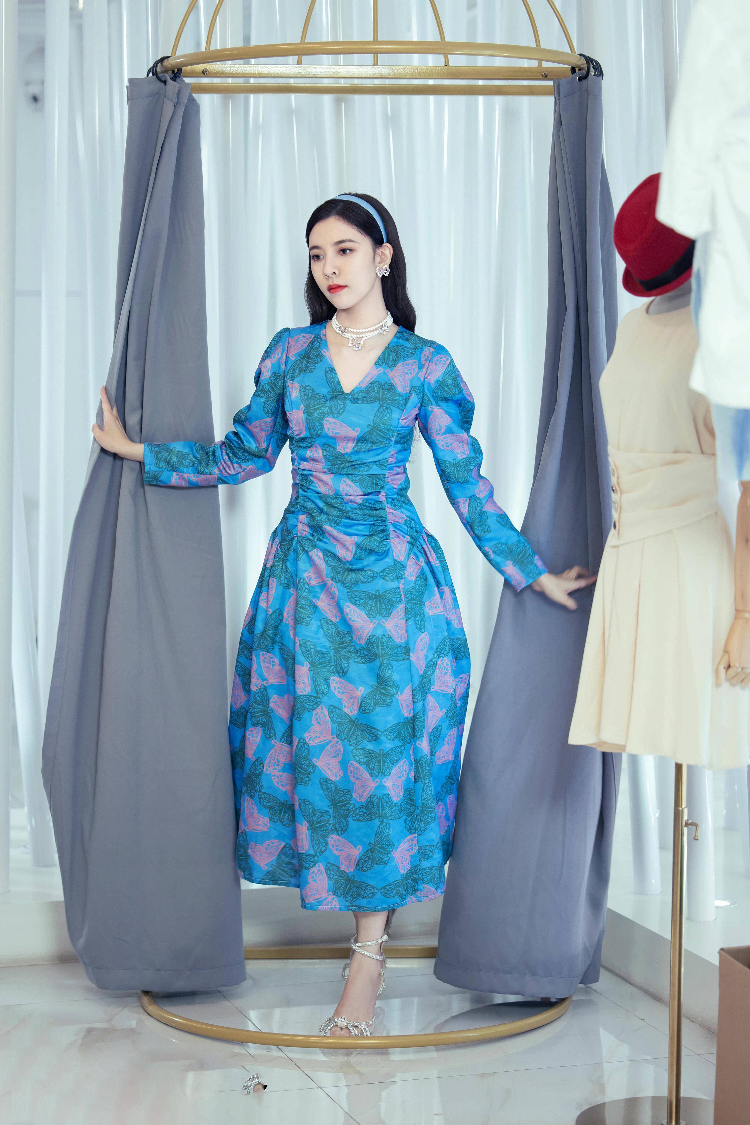 行走的时尚,宋妍霏演绎百变穿搭,直击你内心_连衣裙_裙子_绿色