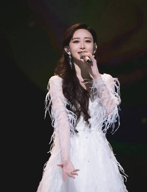 弄丢了弦子和董洁,却把吕一胡静送进安全区_网友_张馨予_吉克