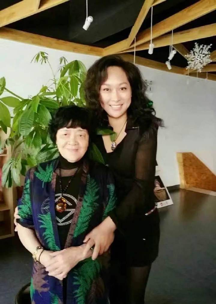 女星傅丽云:嫁著名导演陈国军,不羡慕刘晓庆_发展_深圳_广告