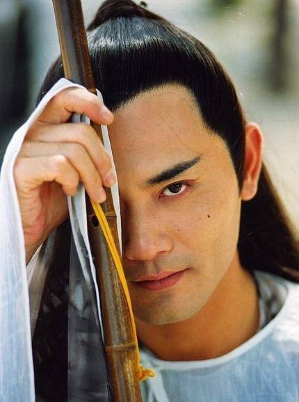 张易之的美,绝不是单纯的雄性的阳刚之美,更不是