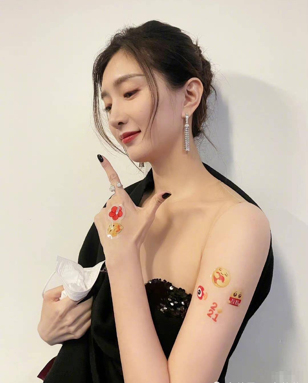 江疏影千万珠宝好漂亮普通人也戴得起桃心钻石项链要断货