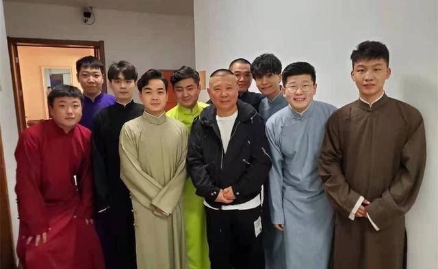 德云社孔云龙徒弟演出受伤,却被网友调侃,您这是被张九南附体么
