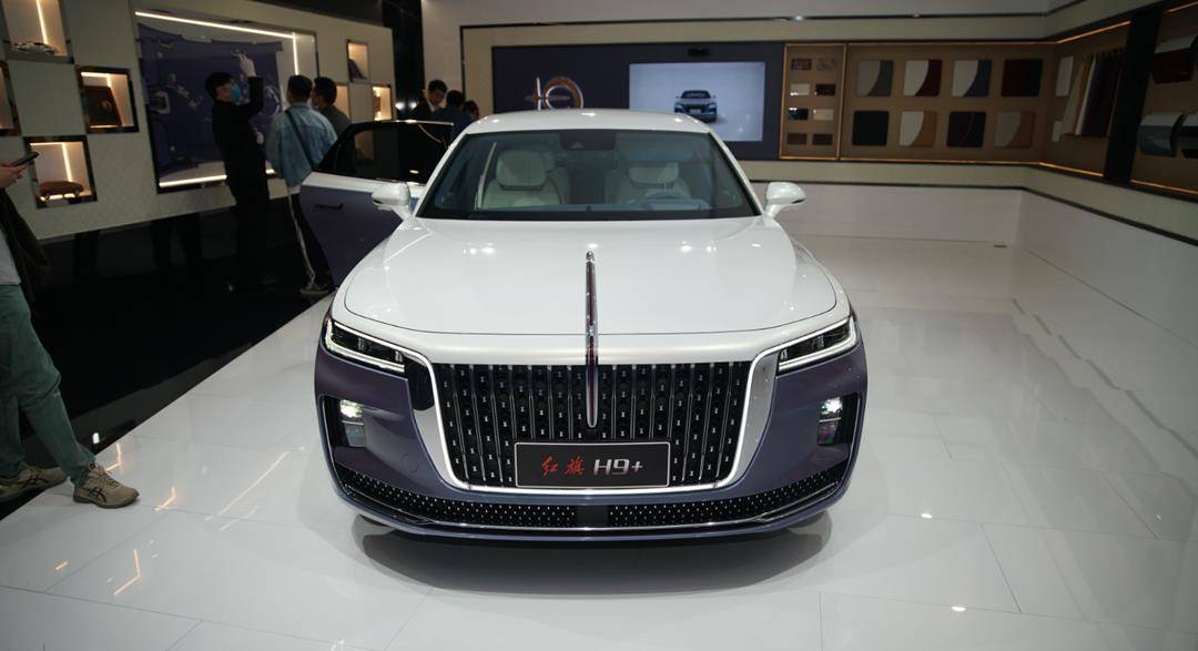 红旗h9白玉兰版,车门绣花,后排小酒吧,双色涂装机械增压_搜狐汽车