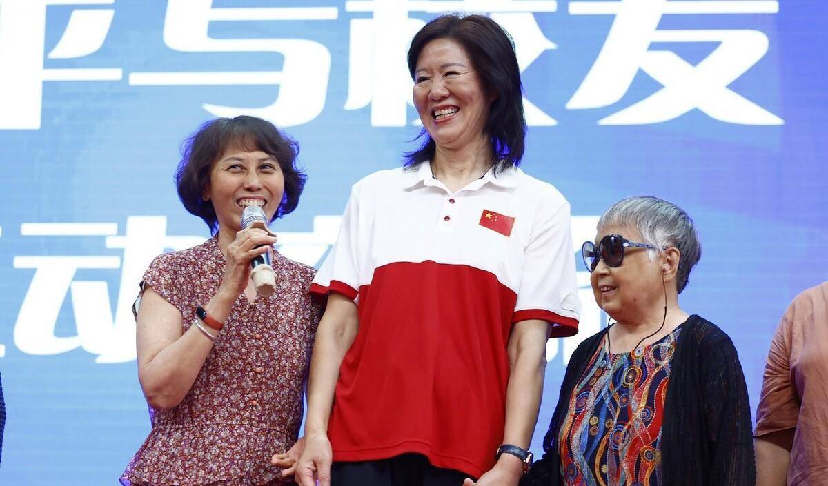 62岁郎平双重职务曝光,球迷振奋,蔡斌下课悬念揭晓_活动_体育_朱婷