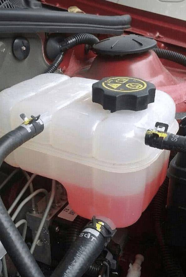 防冻液少了是直接加还是换?多久换一次?