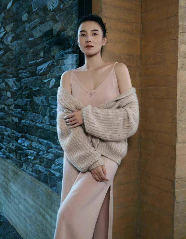 宋佳,周雨彤,朱珠合体美图释出,三个人秀美腿真惹眼_时尚_选择了_白色