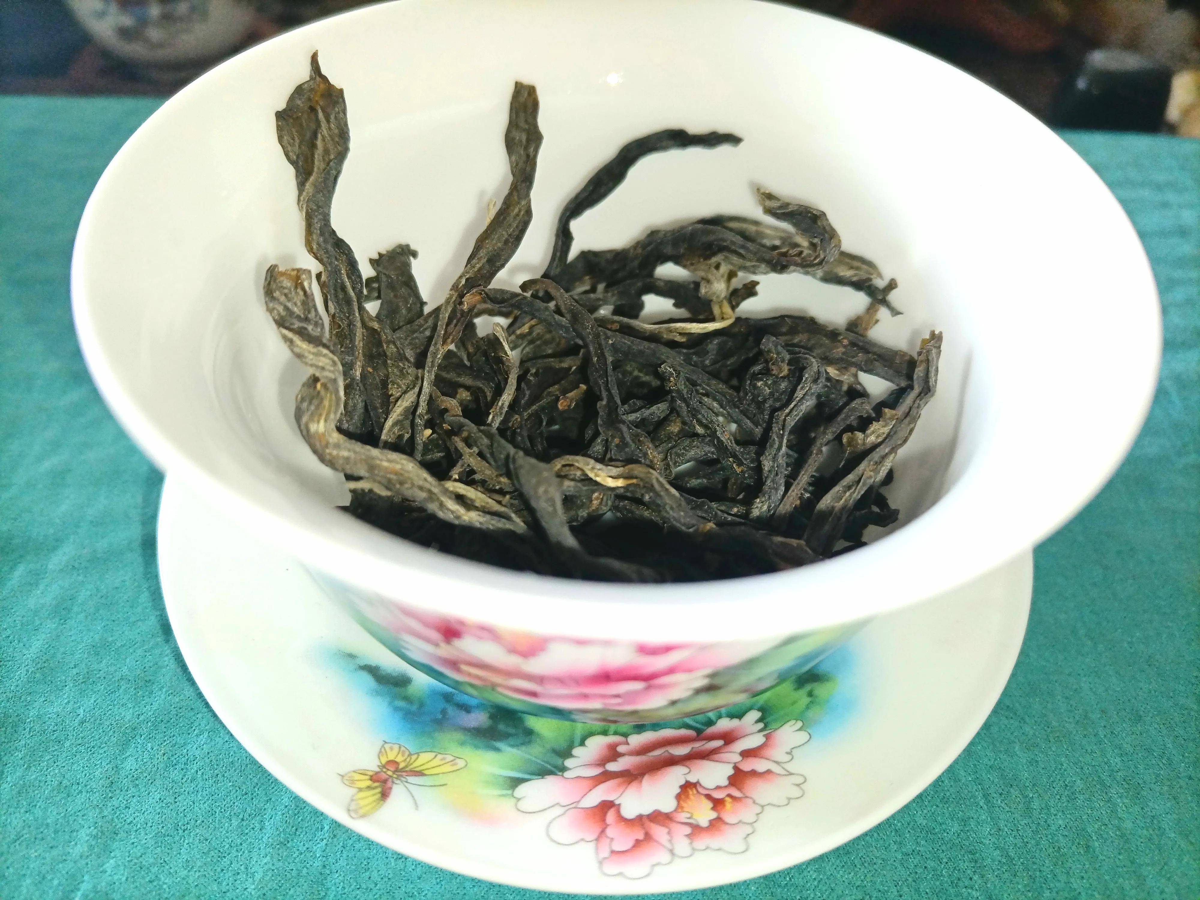 品鉴坝糯藤条茶_茶树_普洱_半山