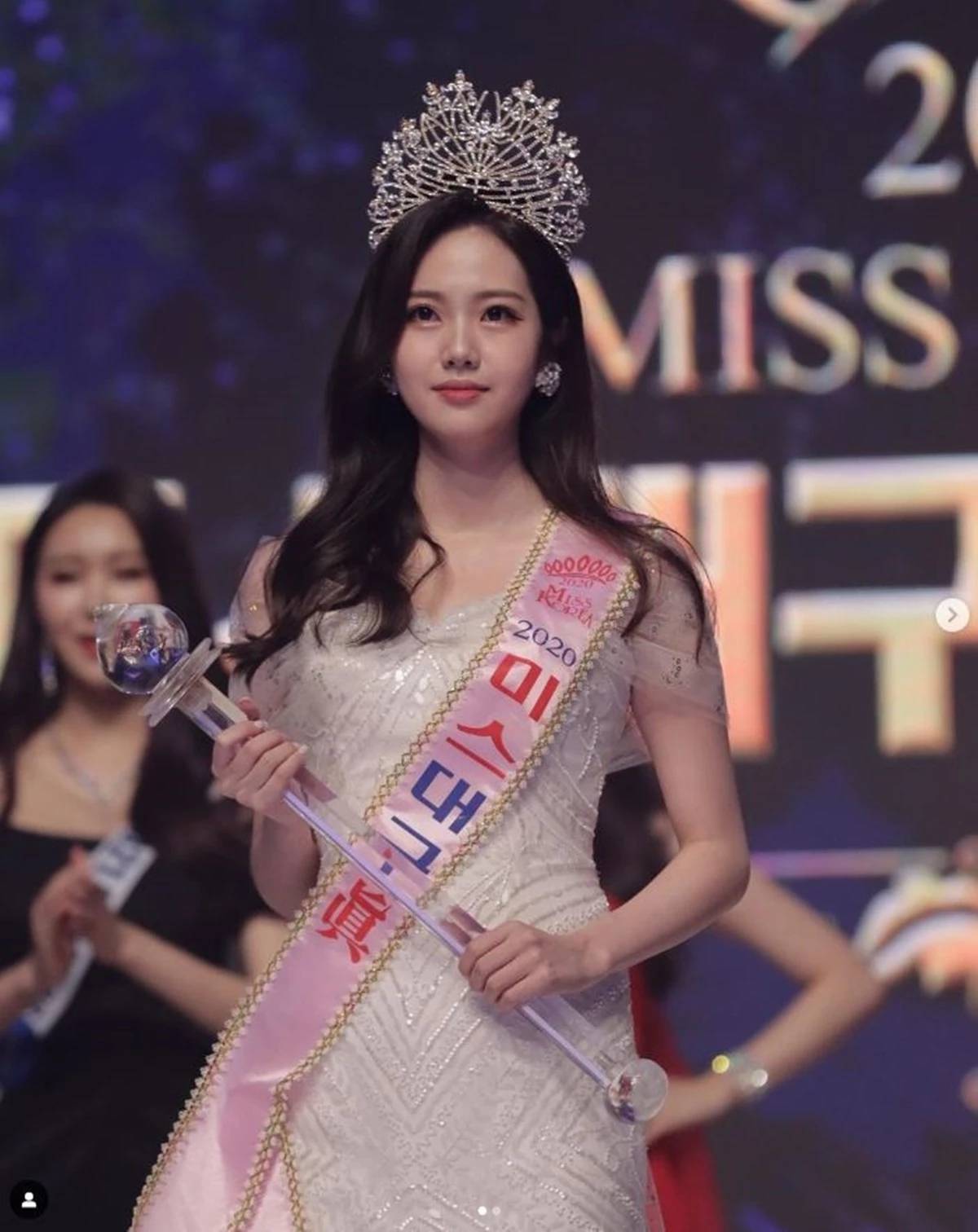 26岁韩国美女记者去世,曾获得韩国小姐称号,生前最后ins受关注_李妍济