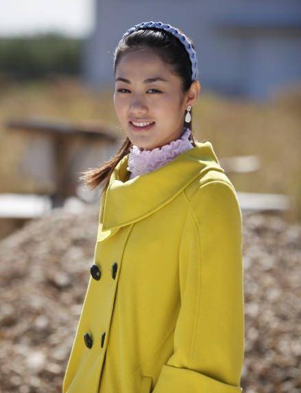 她被赵本山发掘,一夜成名,嫁给富二代后美得让人心动_毕畅_私生活