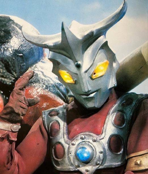 奥特曼原作者:新生代奥特曼皮套缺乏真实感,雷欧奥特曼比较真切_形象