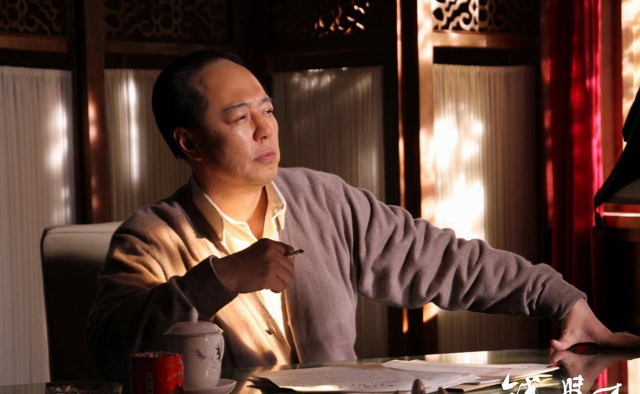 《钱学森》是一部剧情电影, 爱国主义和献身精神,科技与艺术的爱情