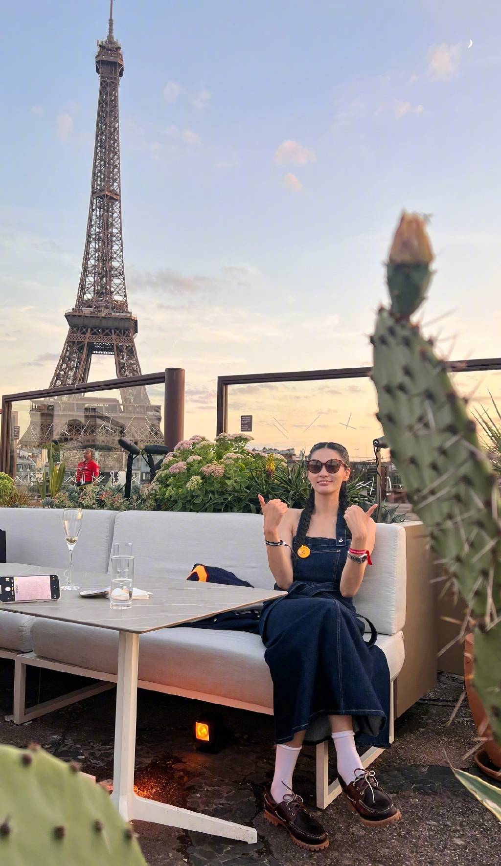 名模陈碧舸到巴黎走秀,四种风格打扮各有特色,肯定有一种你喜欢_旗袍