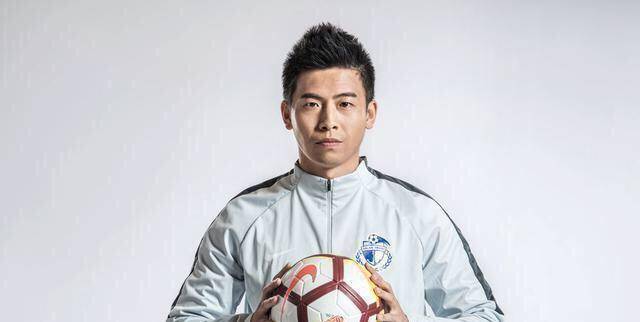 遭两大名帅否定_大连_球员_王亮