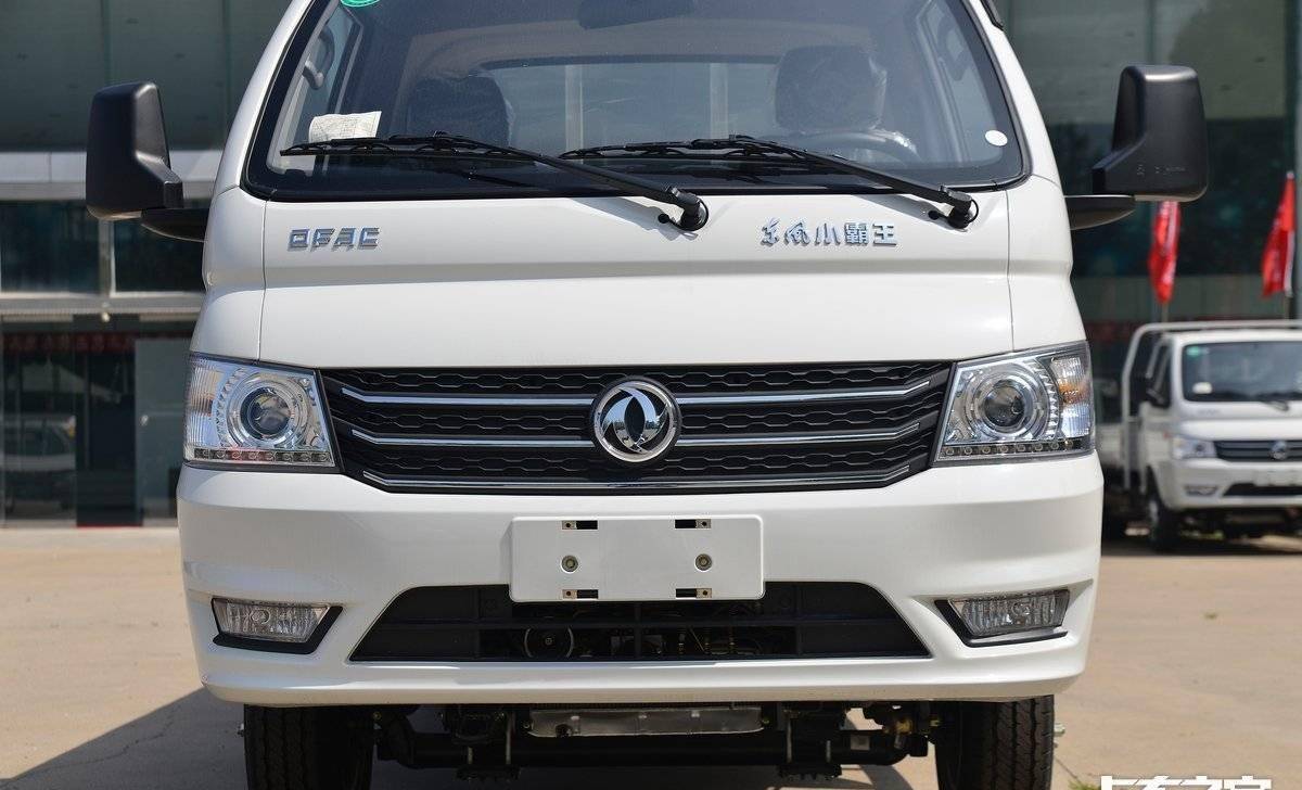 东风小霸王w17定位是市区,城镇物流用车,其在微卡行业里具有较高的