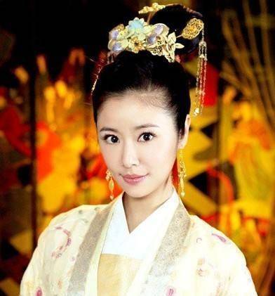 她情断林志颖,闪婚霍建华,43岁仍沉迷玛丽苏,自称不会演女主妈_林心如