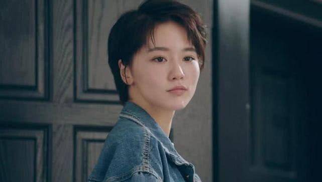 爱情公寓5:诸葛大力走红,坐地铁时被拍到,换个发型如换脸_成果_新人