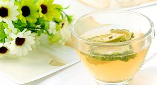 爱吃苦瓜的南宁人看过来,这样吃苦瓜好吃还不苦!_做法_心情_白色