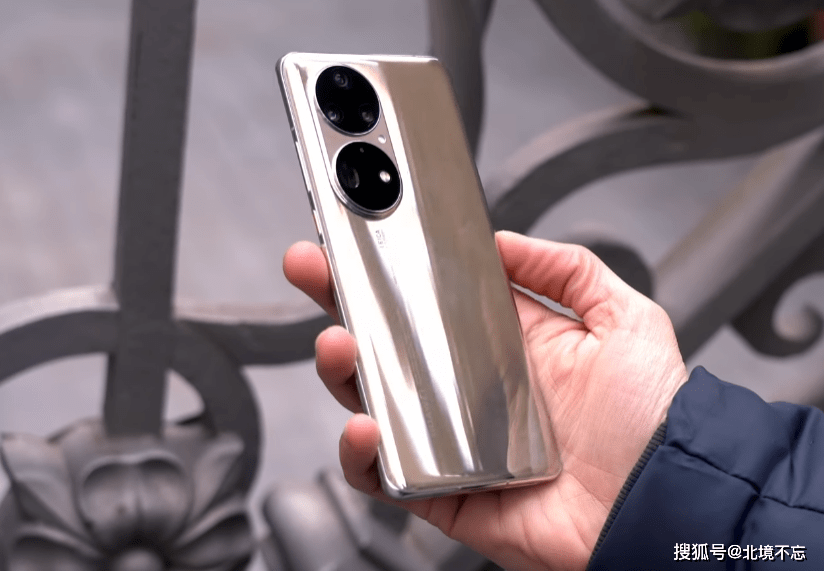 华为机皇"五折"开卖,从5988元跌到3329元:200倍变焦 ip68_pro_影像