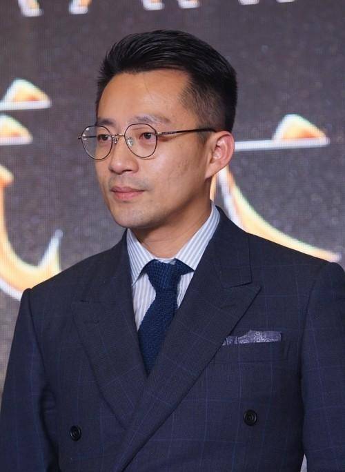 汪小菲回台湾带女儿游故地,和女儿合影生疏,合照不忘打码_孩子_小时候