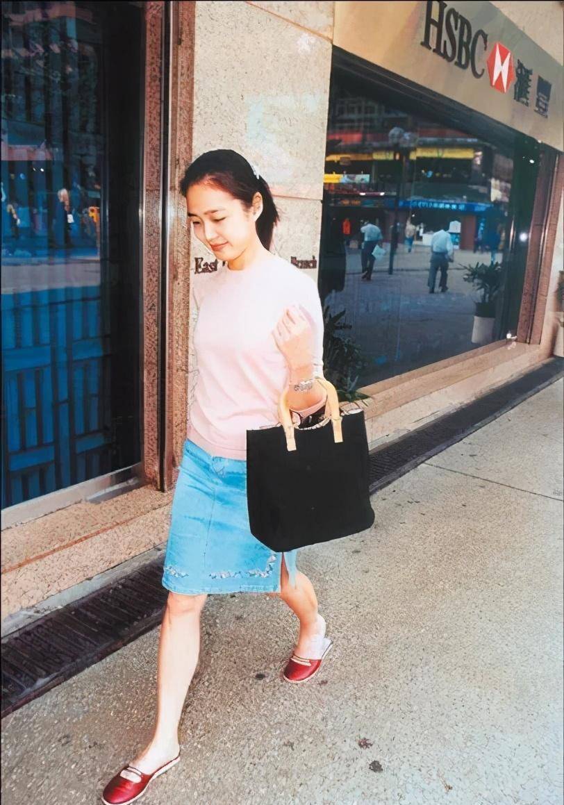 姐姐为刘德华隐婚23年,妹妹被建筑大亨宠爱,朱丽倩姐妹太好命_朱丽华