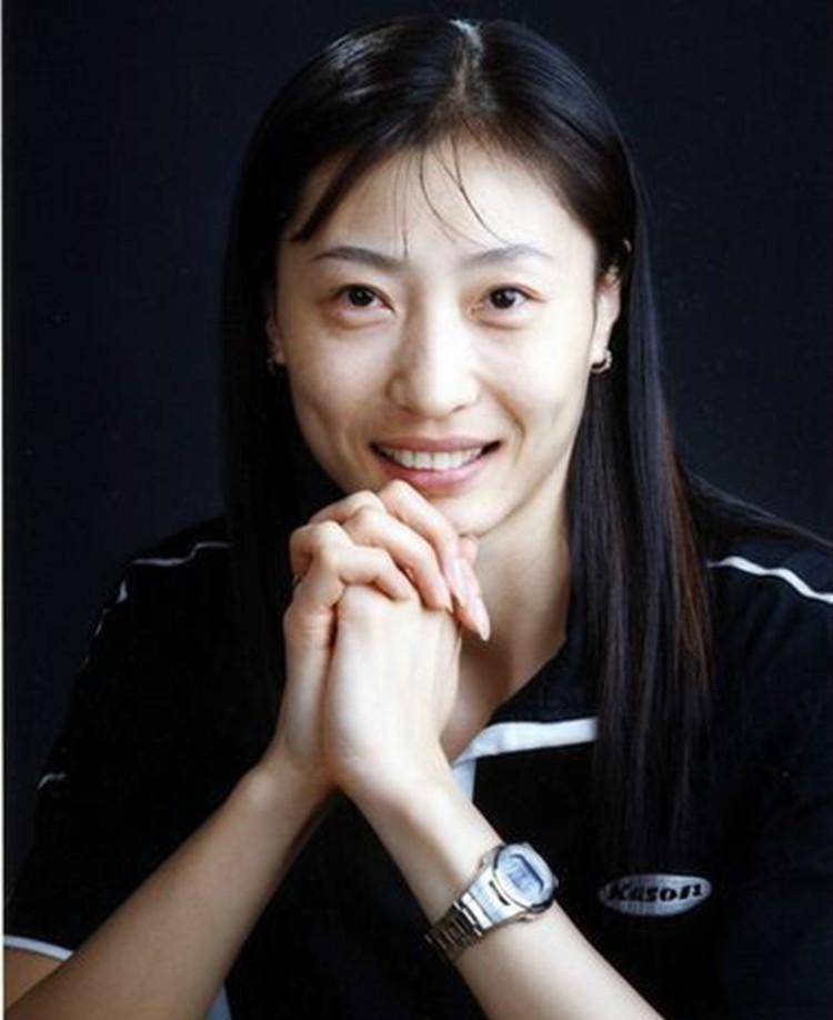 "羽坛皇后"张宁:挺着大肚子赴伦敦带队夺冠,如今生活状况如何_大赛