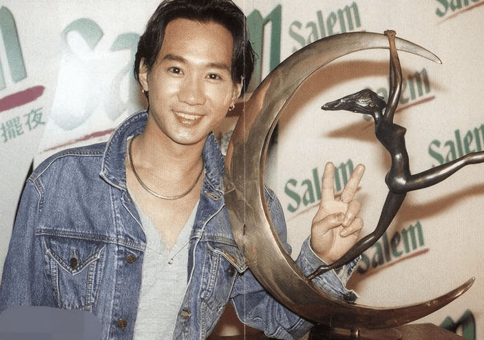 肥妈在节目中自曝,黄家驹的弟弟黄家强最近找她,称黄家驹生前写了一首