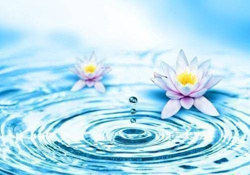 三,水滴石穿马云原来是一位教书先生,但是如果他不尝试做互联网,那么