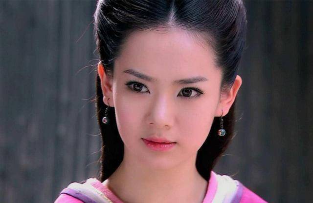 8年前这部宫廷剧竟暗藏26位绝色美女,杨幂张雪迎在剧中只是配角_窦漪