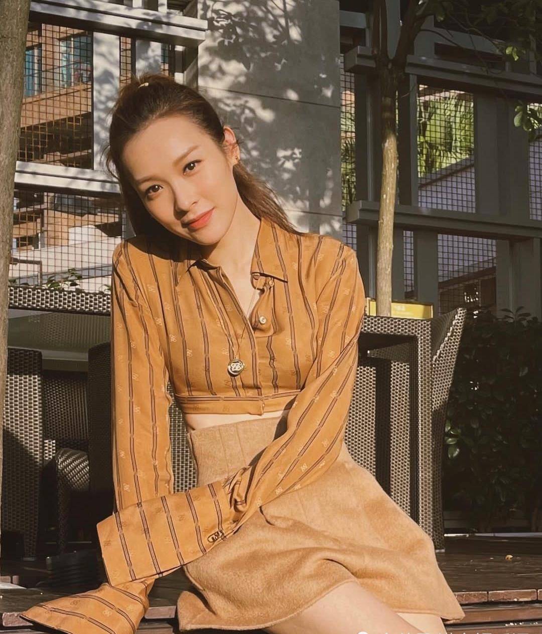 李佳芯事业不顺要怪公司雪藏?