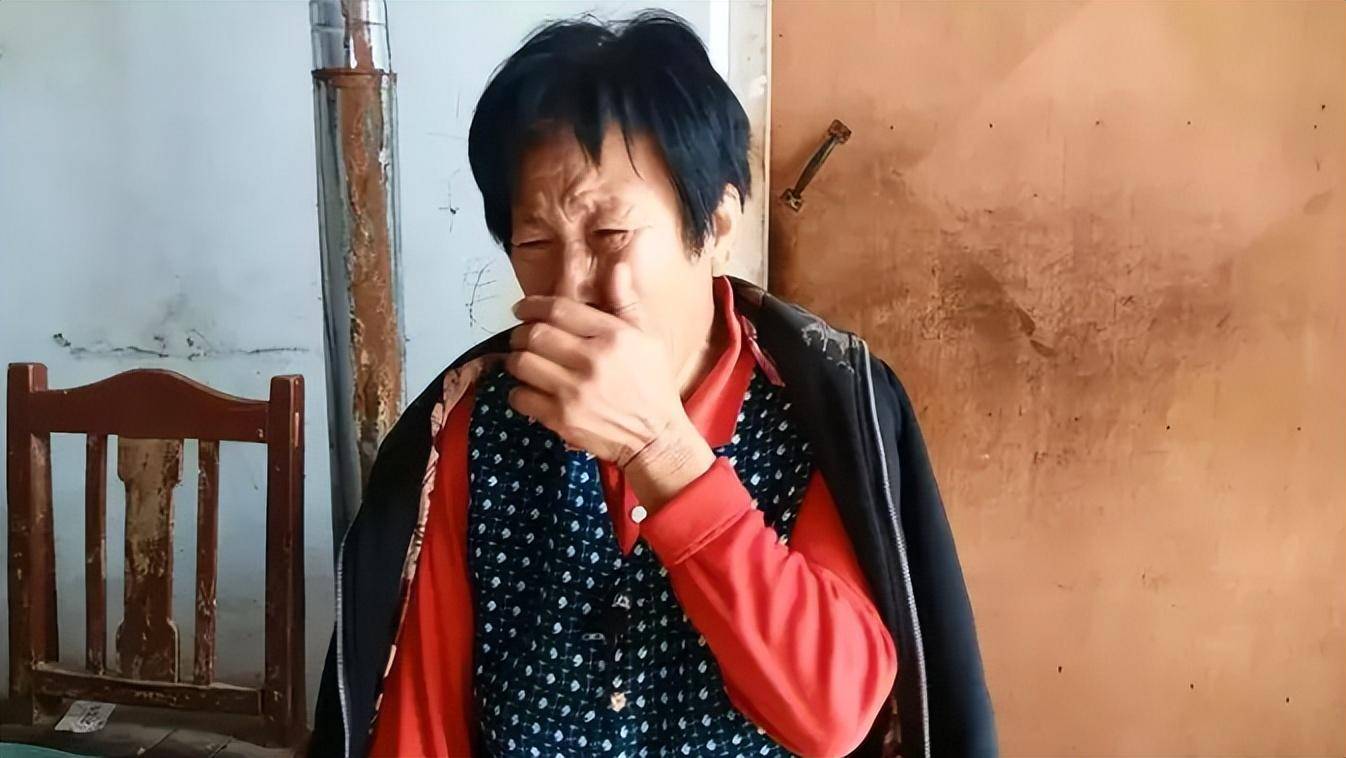 伺候92岁瘫痪母亲14年,69岁阿姨崩溃大哭:妈您再不走,我就得走_弟弟