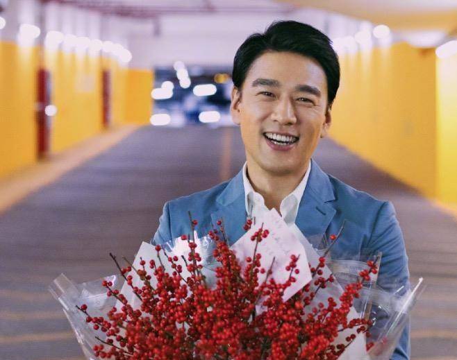 被戏称为超级金领的他,有着治愈系的声音,还是古天乐的御用配音