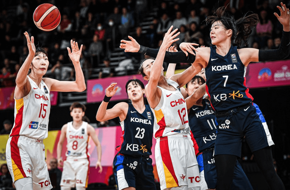 中国女篮加时逆转韩国队,锁定巴黎奥运资格赛,韩旭33分李梦26分_中国