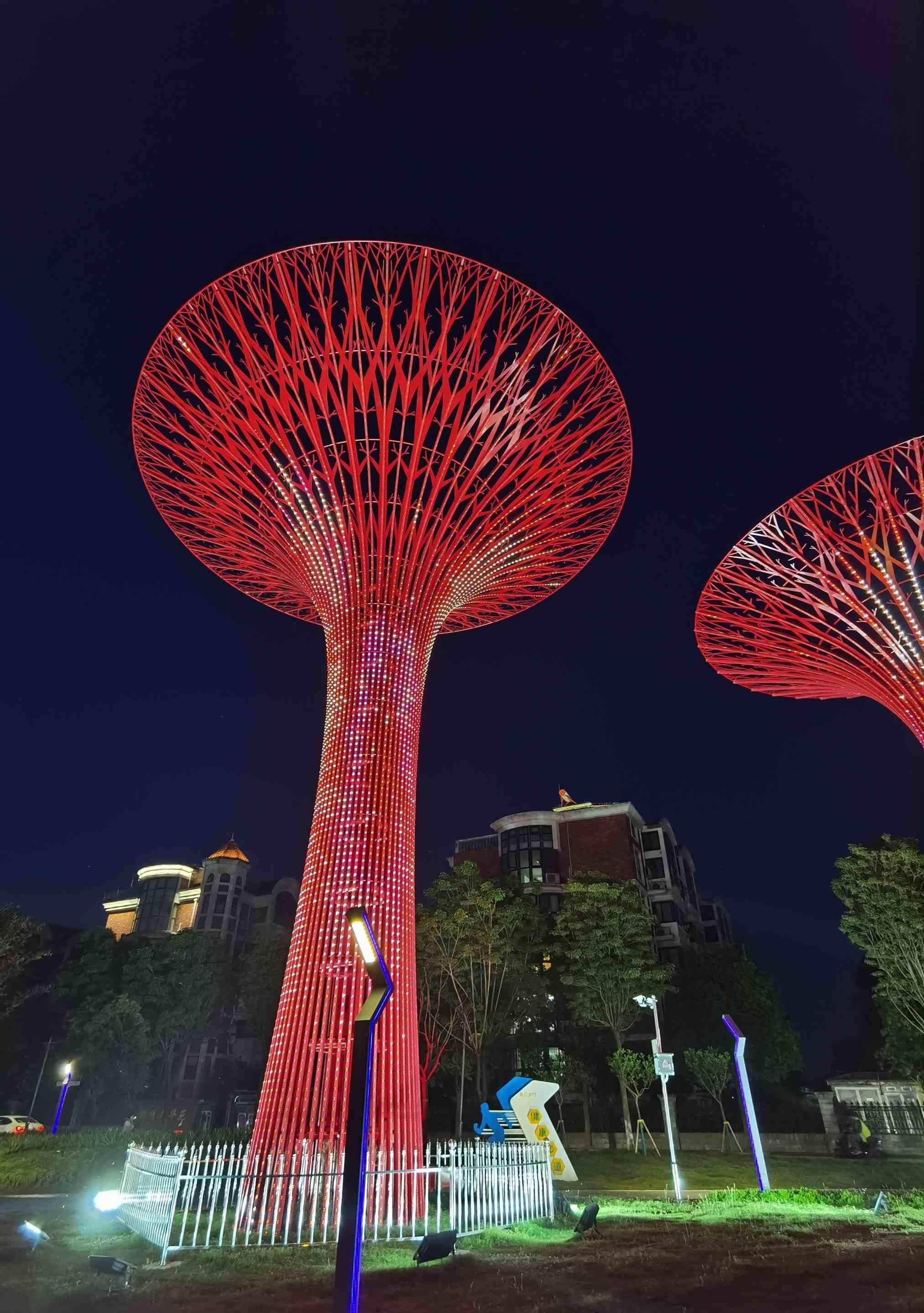 兴化:昭阳湖公园-"城市绿肺" 夜晚令人流连忘返的亮化景观_玻璃_游客