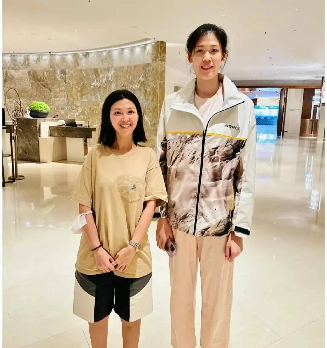 被曝李盈莹腿部受伤,蔡斌训练将受到考验_球迷_香港_运动