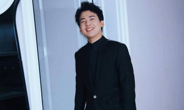 电影《宠爱》官宣海报,仅郭麒麟一人成单身狗,演技将有大突破_父亲