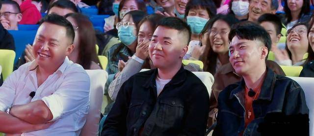 团综收官破不和谣言,熙华台下握手,老秦节目中来电"女同学"_栾云平_尚