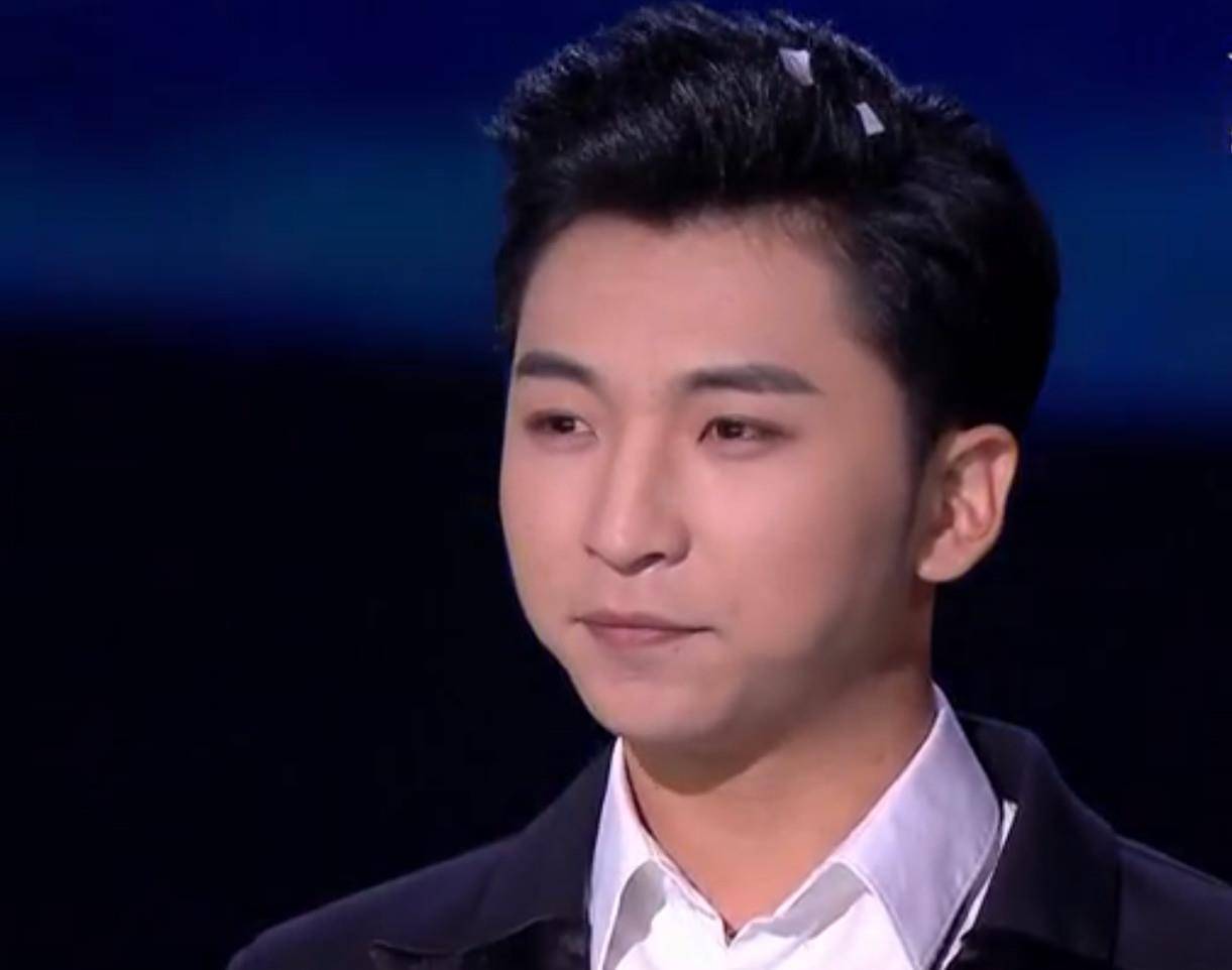 《中国好声音》冠军是邢晗铭,李荣浩双喜临门,王力宏打错了牌_庾澄庆