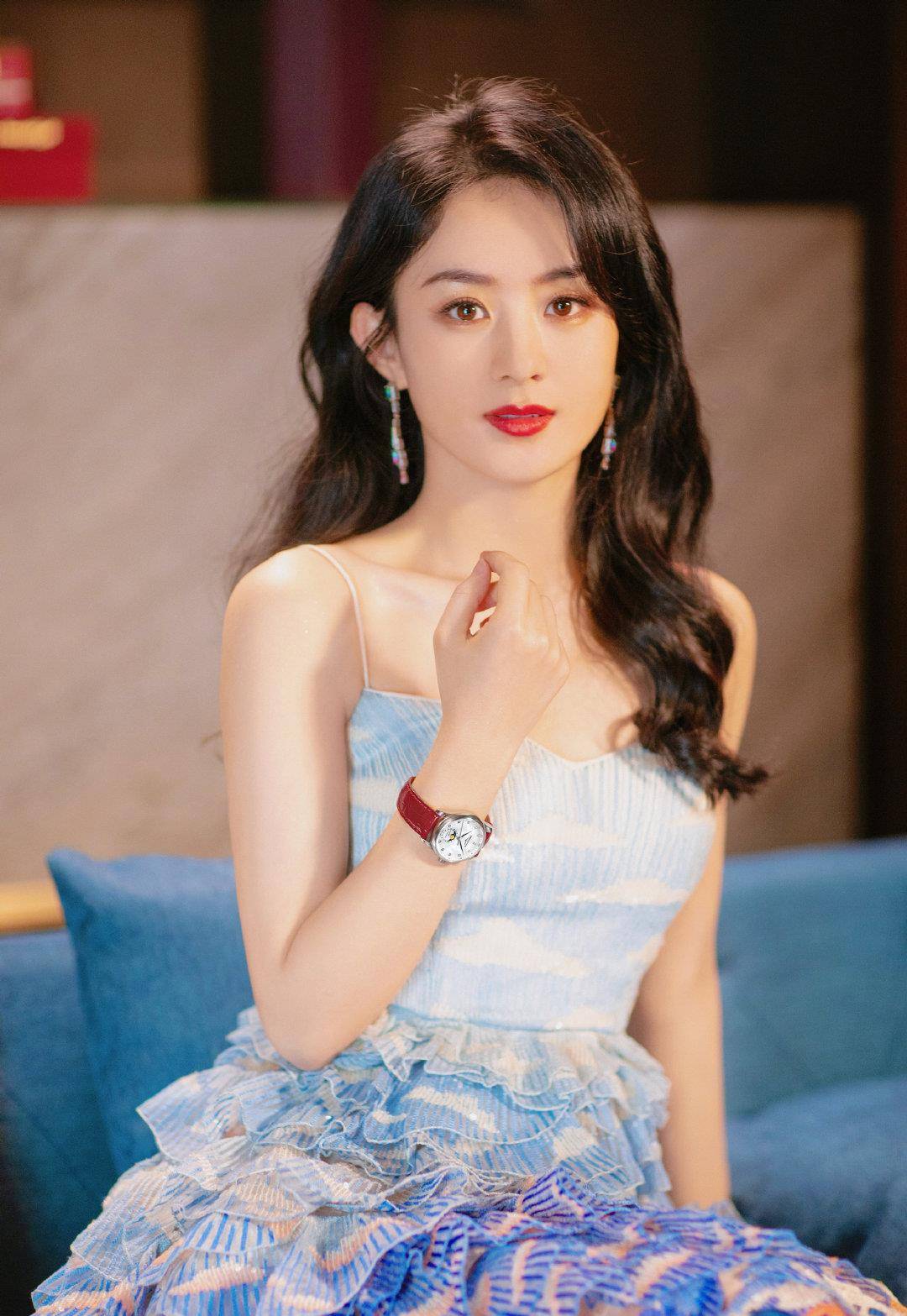 穿蓬蓬裙少女感大爆棚,涂烈焰红唇太美艳_造型_整体_塑造出