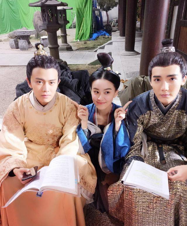 陈星旭前女友,小魔仙严莉莉跟班,主演《绝代双骄》却被梁洁压番