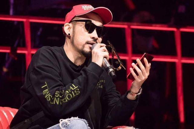 那些年,《差不多先生》,《我爱台妹》等热门歌曲,都是他的代表作.