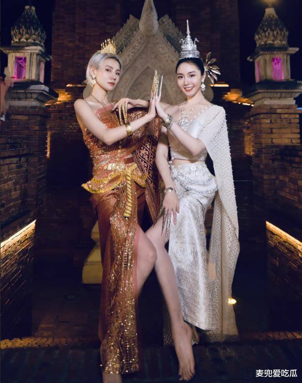 陈露晒出行美照?在花丛中翩翩起舞,粉丝:人间天使_王萌_视频_镜头