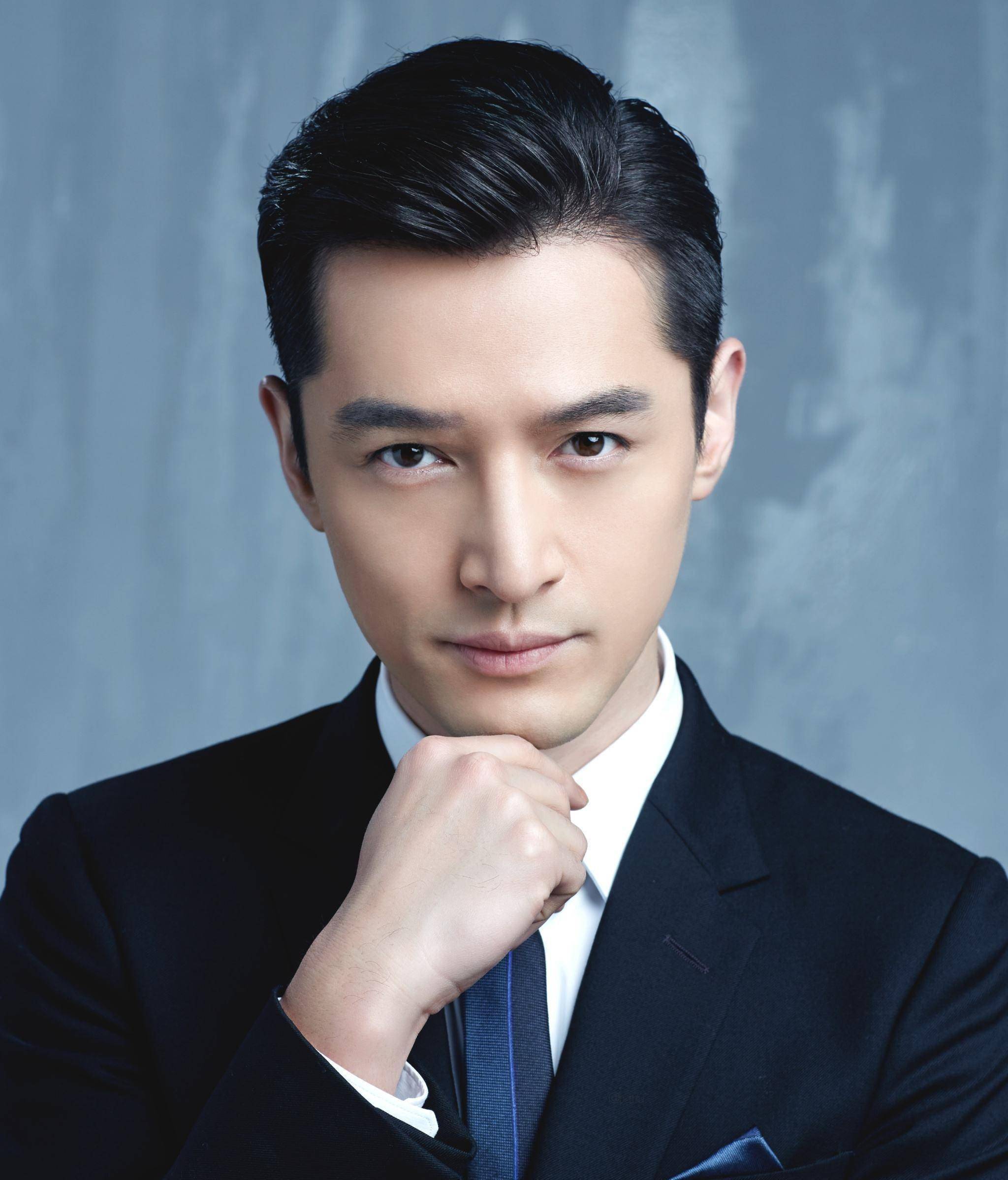 霍建华和胡歌机场被人跟踪,难得发火,知道原因让人无力反驳_明星_伤害