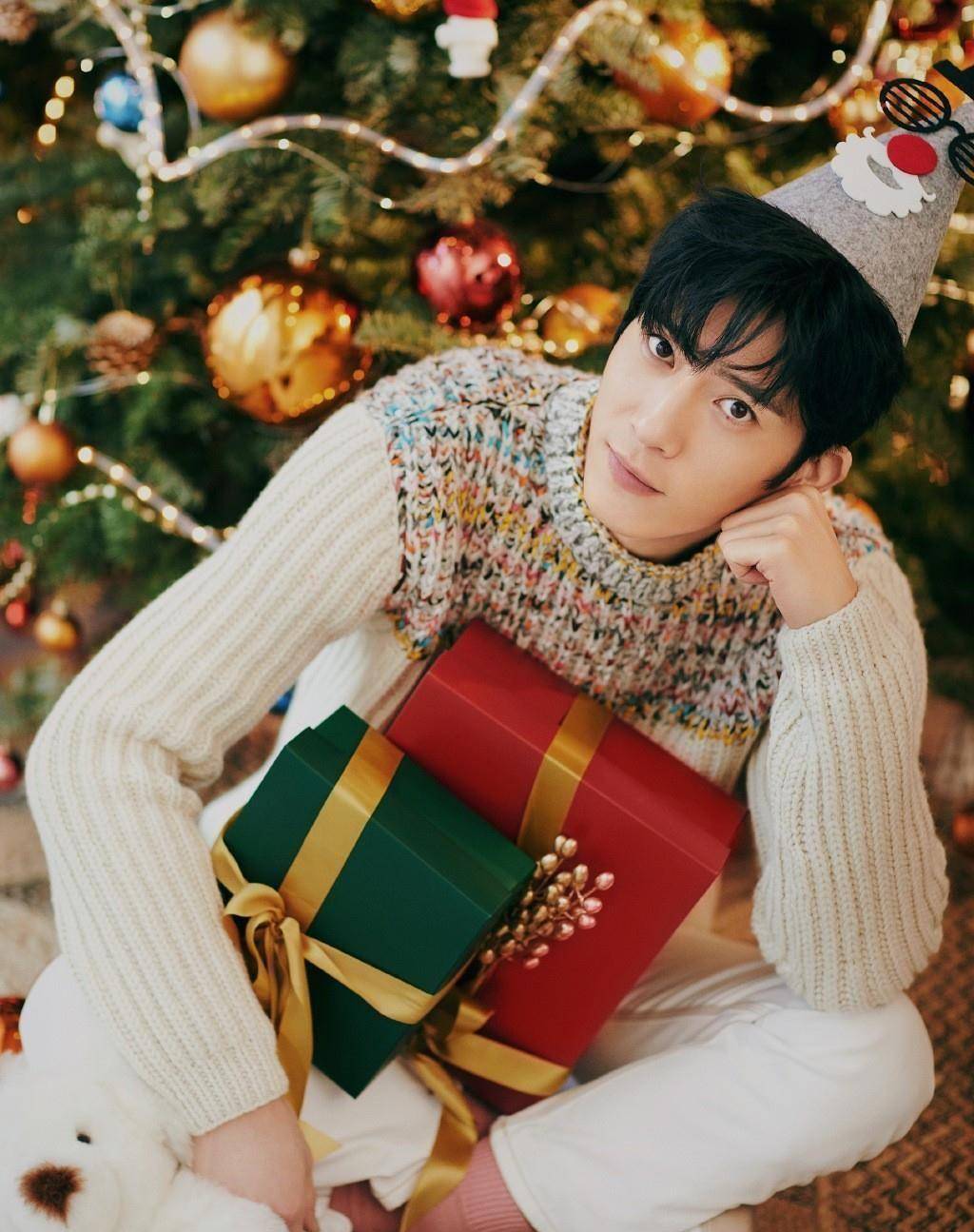 井柏然这少年感太强了,穿白色衬衫出镜,举手投足更像18岁少年_长裤