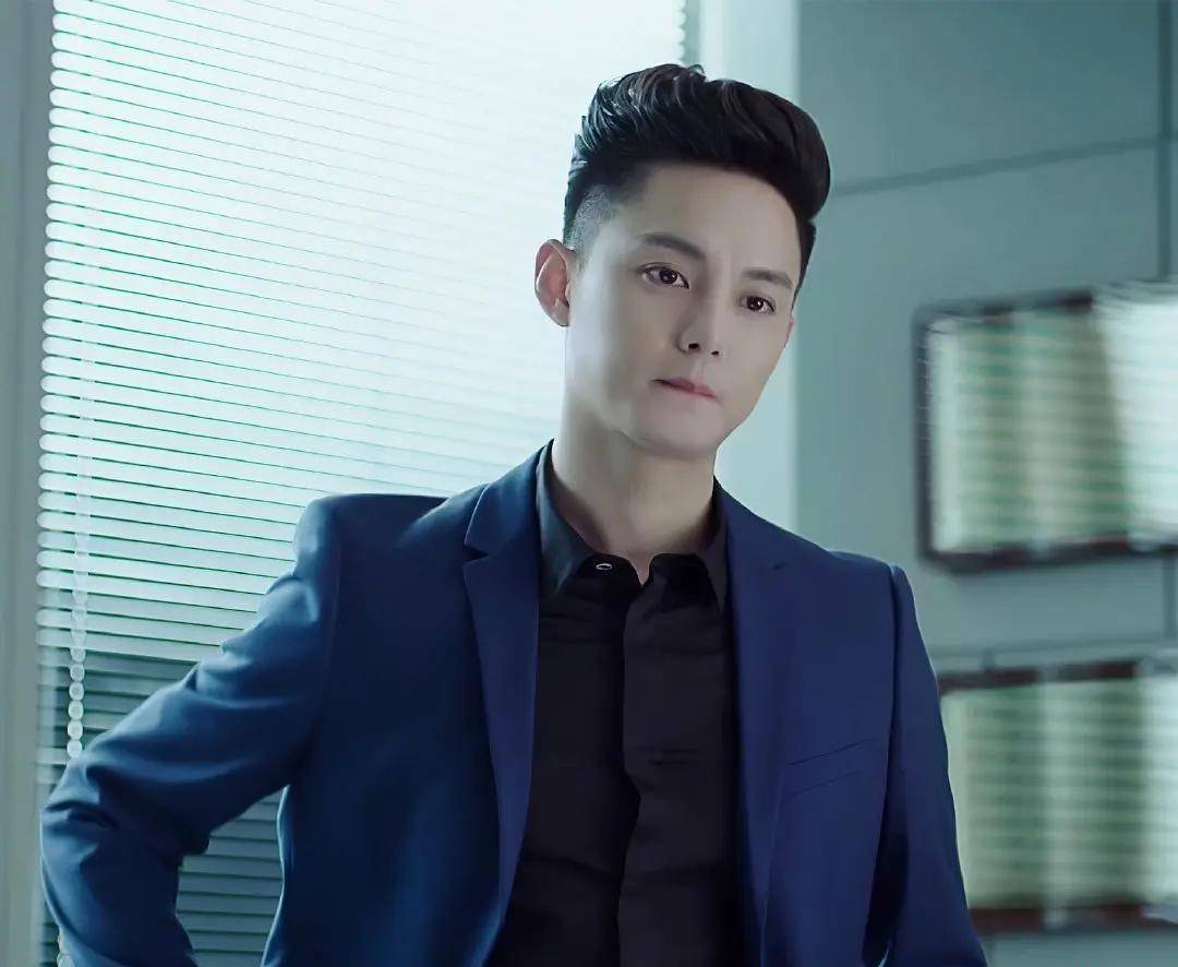 尹正减肥后脸部松垮状态堪忧,被网友吐槽:这是减肥的反面典型_长发