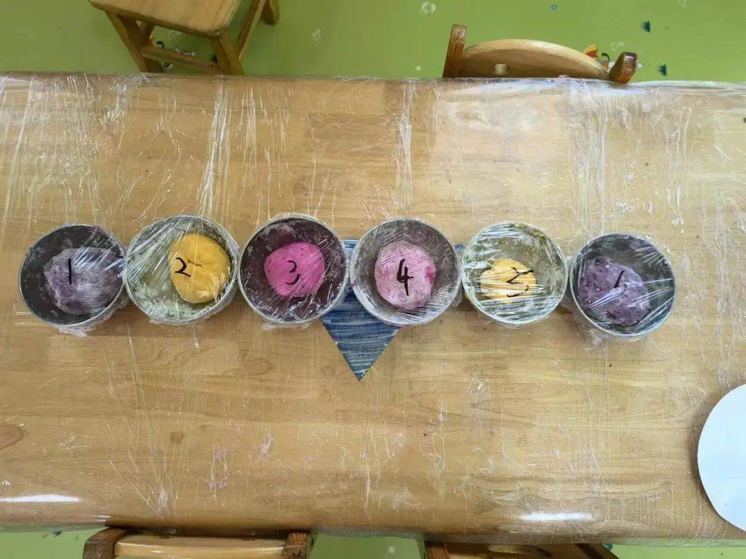 魔法面粉——大河路街道办事处中心幼儿园课程故事_面团_小朋友们