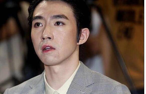 快乐男声化老年妆引人感伤,毁了容的俞灏明现在变这样_网友_样子_吉杰