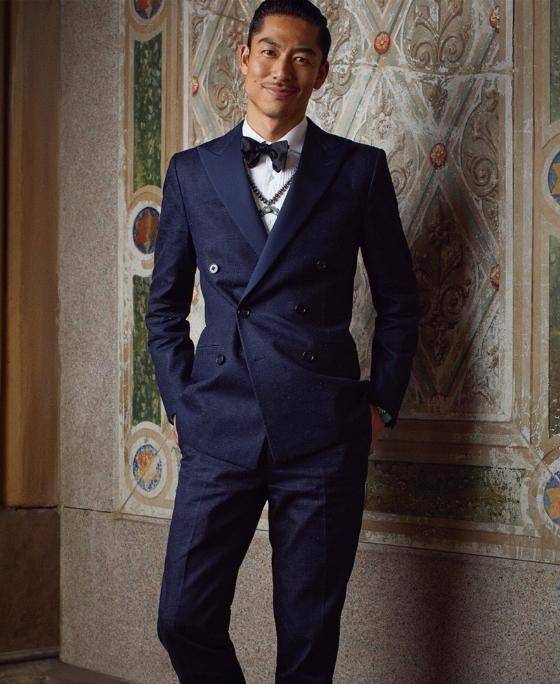 林志玲老公舞台照公开,大秀腹肌惹"舔屏",又一新男神诞生了_黑泽_形象